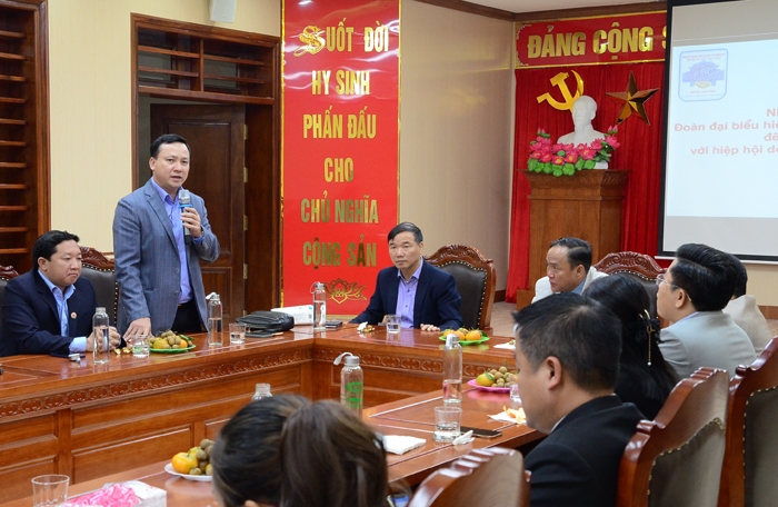 Đồng chí Nguyễn Vũ Linh, Chủ tịch Hội doanh nhân trẻ tỉnh Tuyên Quang phát biểu tại buổi làm việc