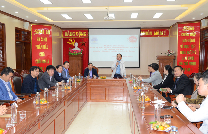 Đồng chí Lê Thanh Hải, Chủ tịch Hiệp hội DN tỉnh Bắc Kạn phát biểu tại buổi làm việc